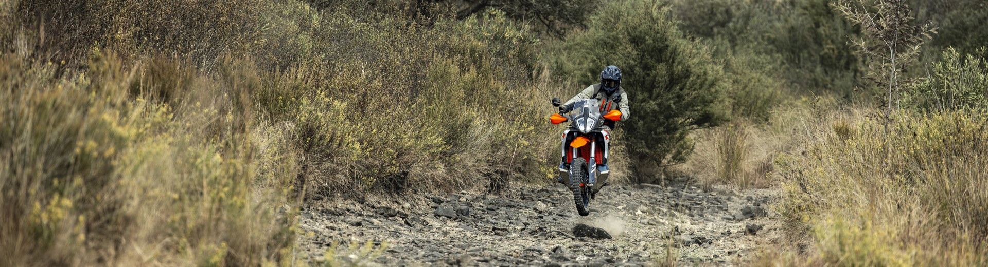 Возглавьте очередь! Легендарный КТМ 890 ADVENTURE R — уже в пути в АВТОДОМ.