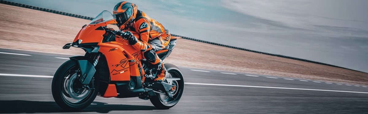 В феврале КТМ АВТОДОМ ожидает новейшие модели KTM 990 DUKE R и KTM 990 RC R