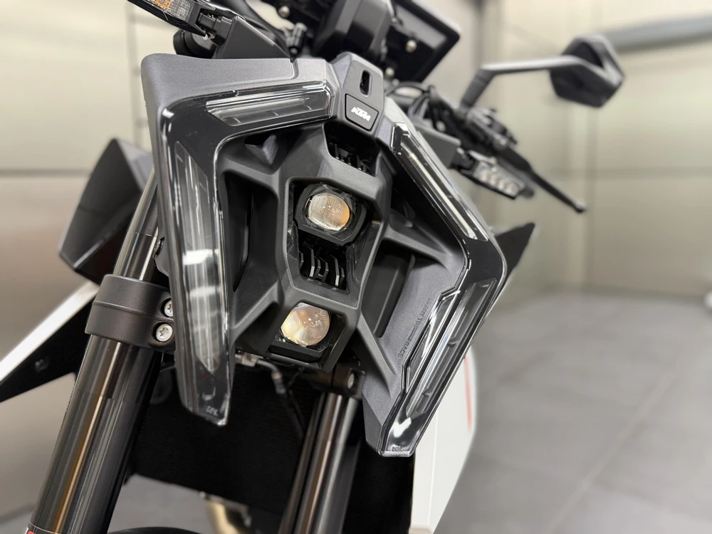 990 Duke R Base 990 Duke R
