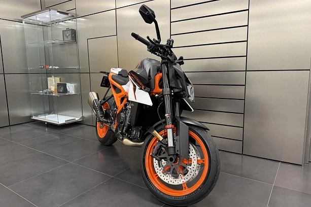 990 Duke R Base 990 Duke R фото 2