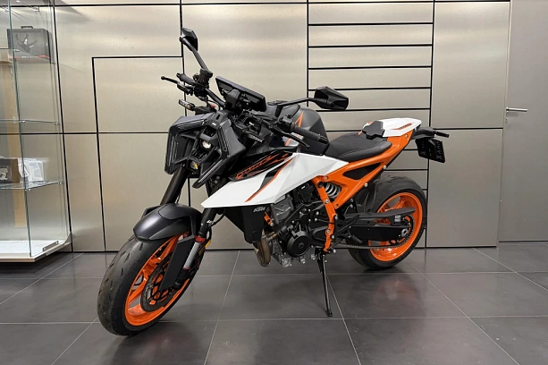 990 Duke R Base 990 Duke R фото 1